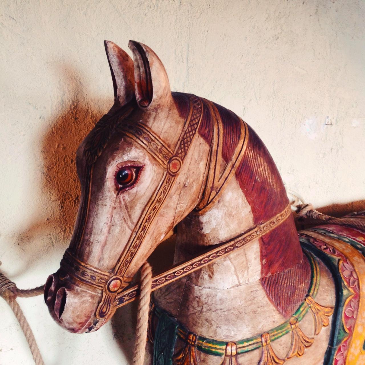 CAVALLO IN LEGNO DIPINTO A MANO