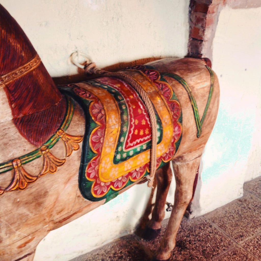 CAVALLO IN LEGNO DIPINTO A MANO