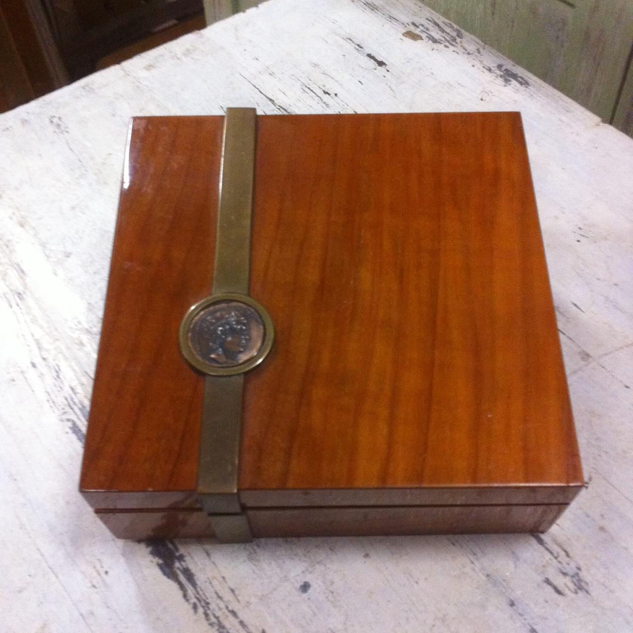 TOMMASO BARBI – SCRIGNO DESIGN VINTAGE IN LEGNO E OTTONE