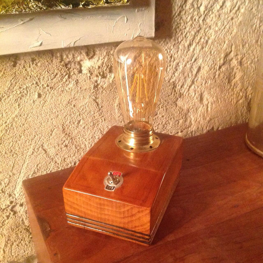 LAMPADA VINTAGE INDUSTRIAL IN LEGNO E OTTONE