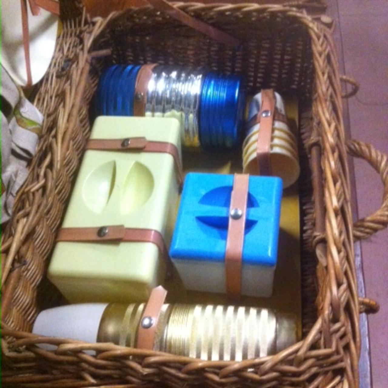 VALIGIETTA PICNIC IN VIMINI COMPLETA - SET ANNI '60
