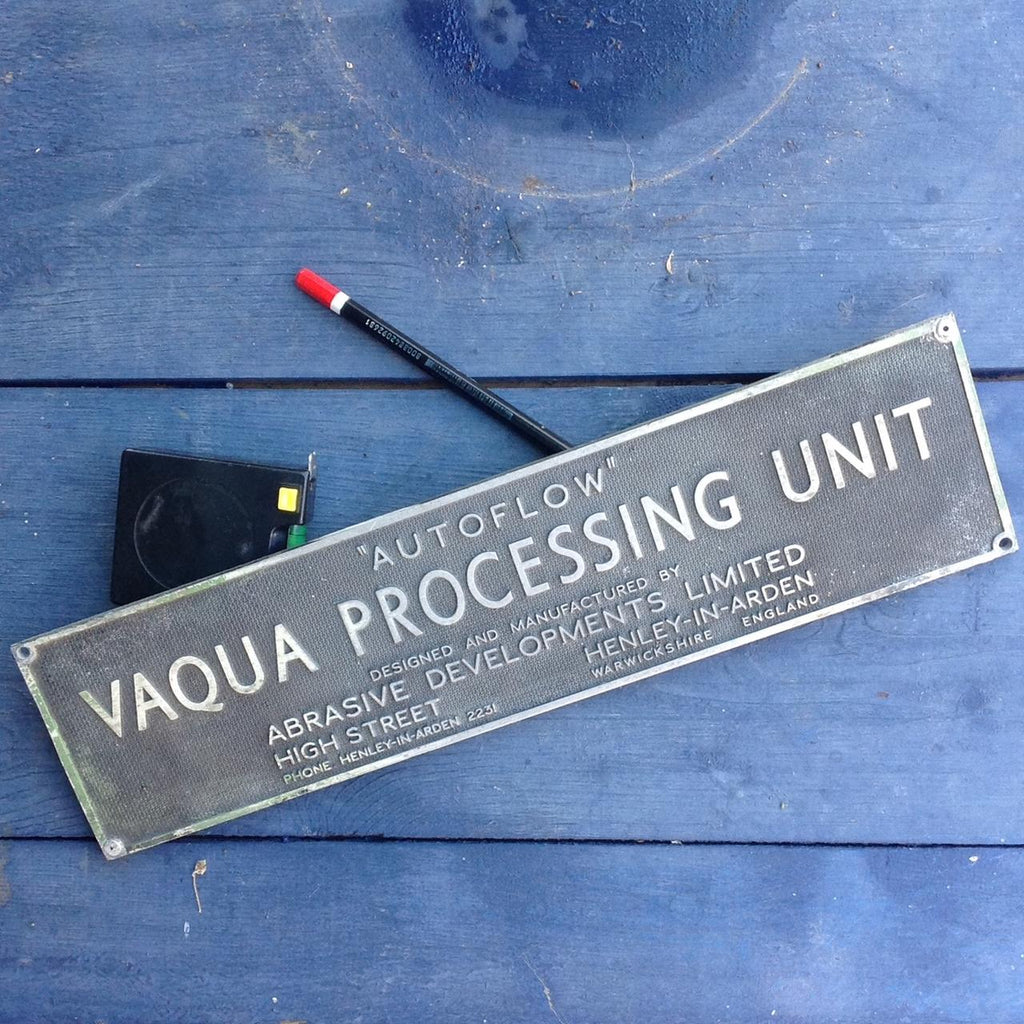 TARGHETTA INDUSTRIALE VINTAGE "VAQUA PROCESSING UNIT" - ENGLAND, ALLUMINIO ANNI '60
